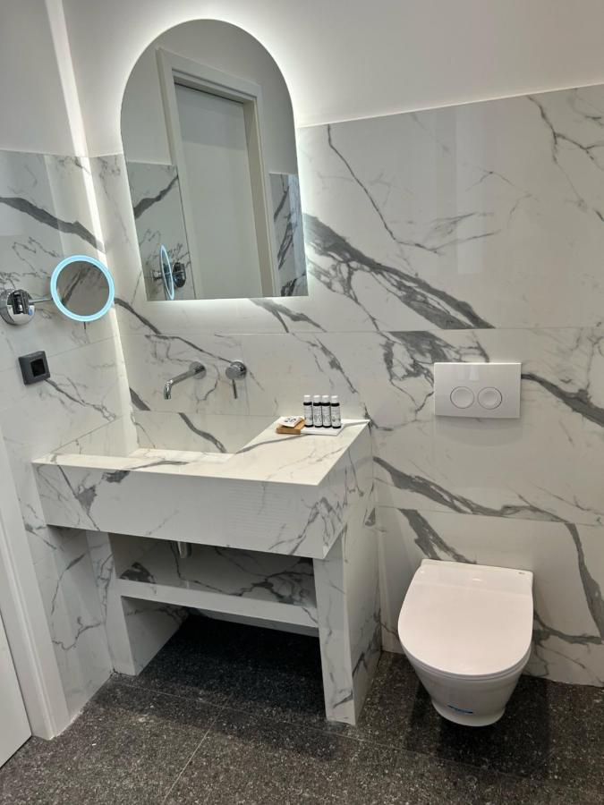 Jensen Luxury Suites Rhodes City 外观 照片