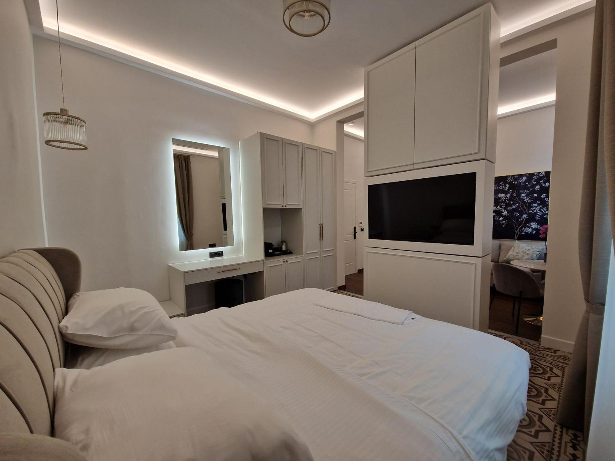 Jensen Luxury Suites Rhodes City 外观 照片