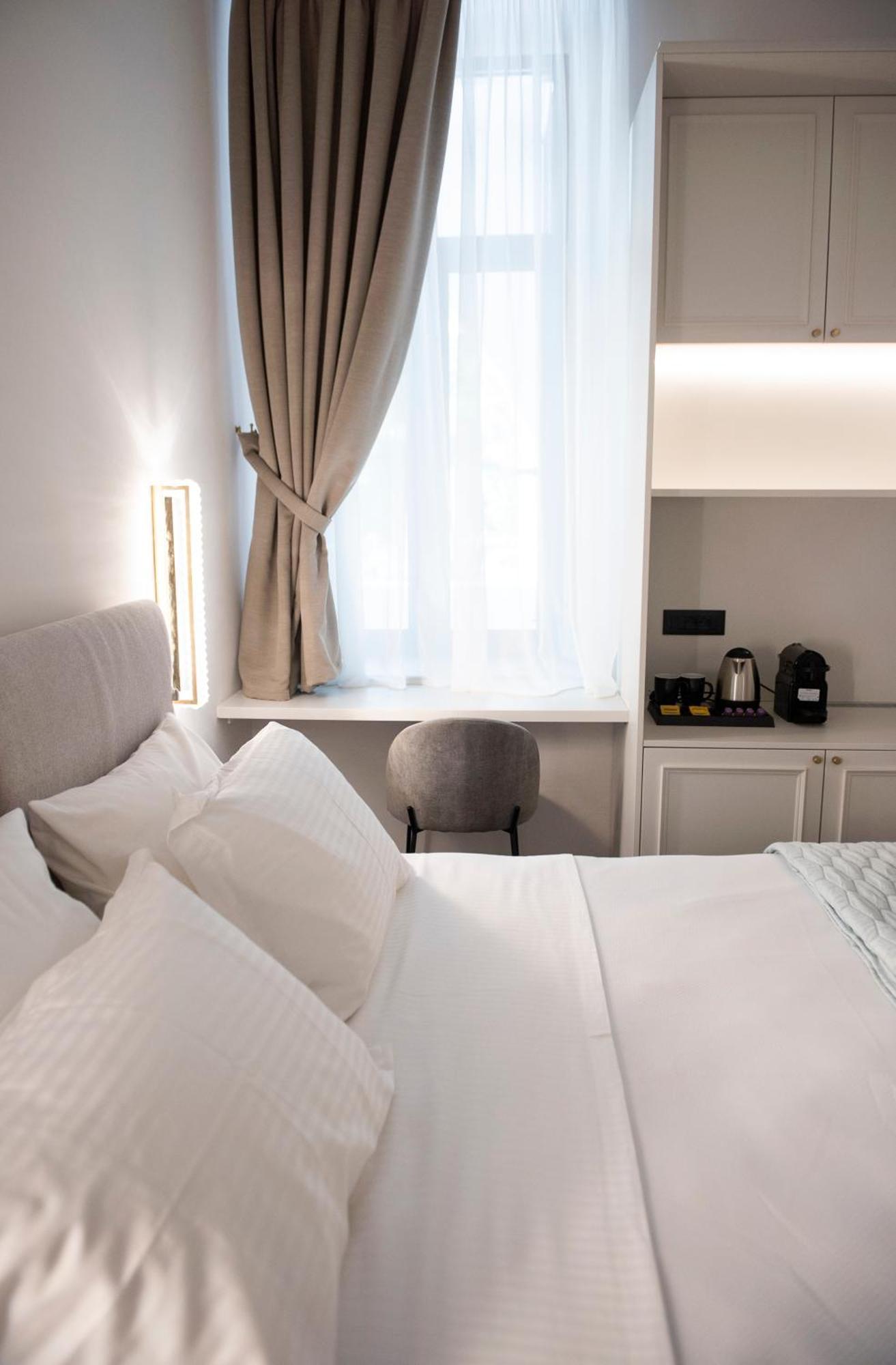 Jensen Luxury Suites Rhodes City 外观 照片
