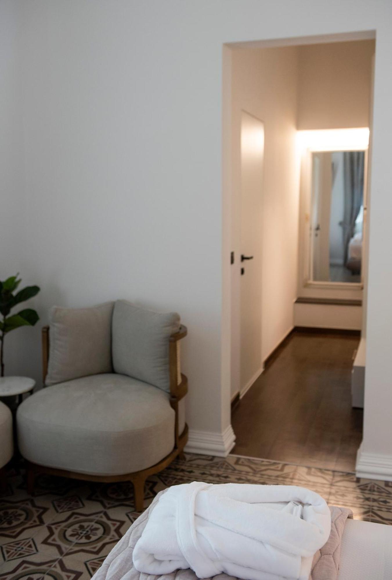 Jensen Luxury Suites Rhodes City 外观 照片